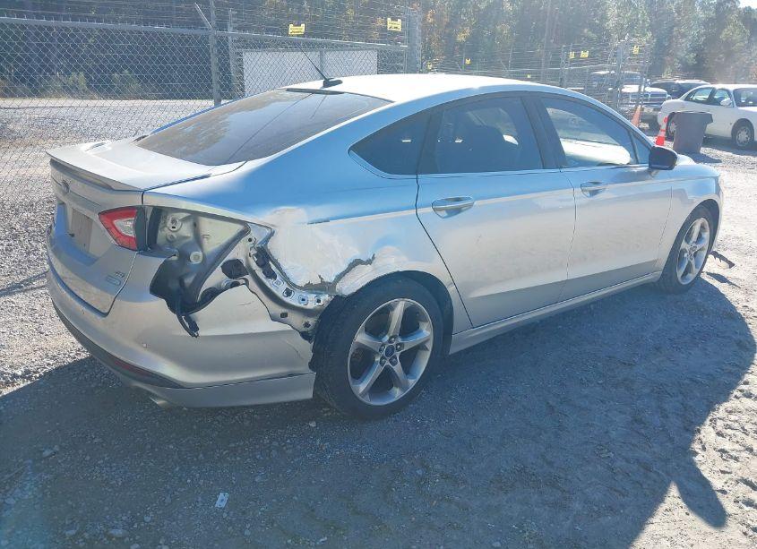 Photo 4 of 2014 Ford Fusion SE (VIN 3FA6P0HD2ER114835)