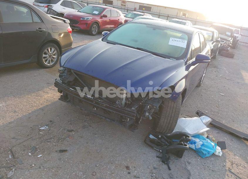 Photo 2 of 2014 Ford Fusion SE (VIN 3FA6P0HD2ER135684)