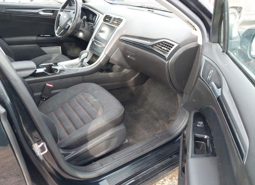 Photo 5 of 2014 Ford Fusion SE (VIN 3FA6P0HD2ER217981)