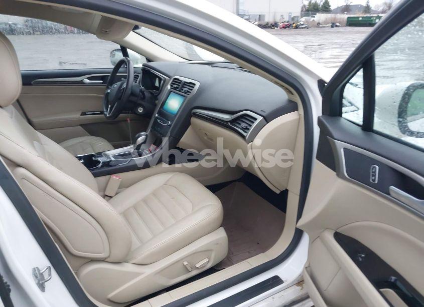 Photo 5 of 2014 Ford Fusion SE (VIN 3FA6P0HD2ER247188)