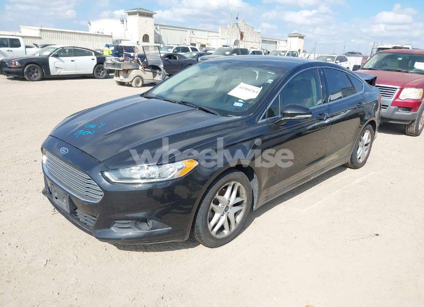 Photo 2 of 2014 Ford Fusion SE (VIN 3FA6P0HD2ER247451)