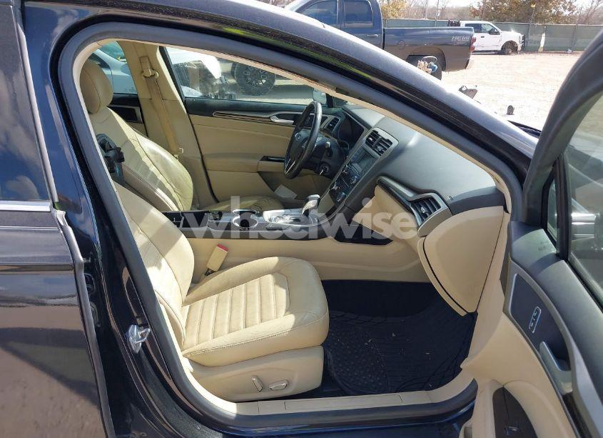 Photo 5 of 2014 Ford Fusion SE (VIN 3FA6P0HD2ER247451)