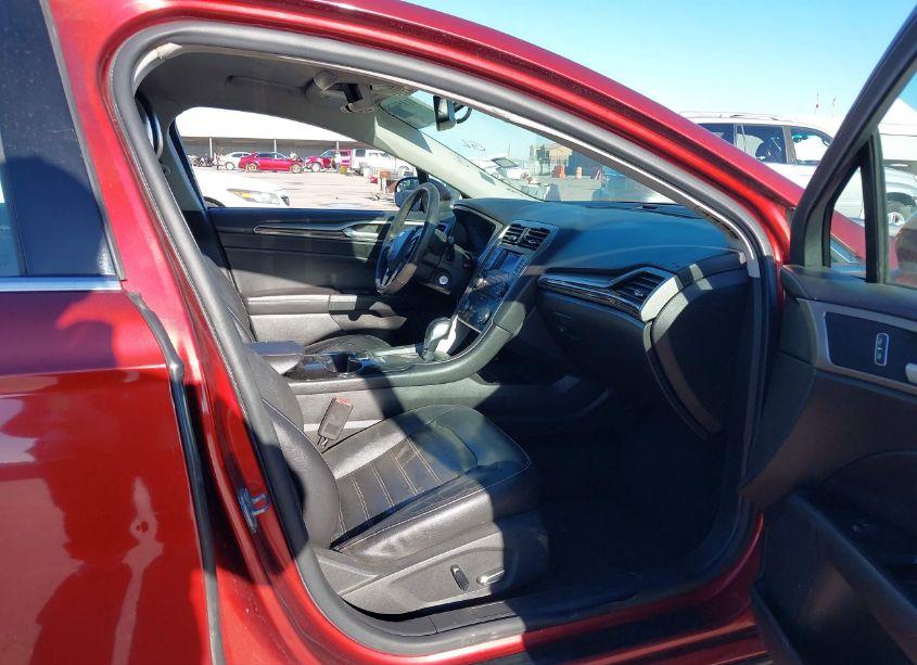 Photo 5 of 2014 Ford Fusion SE (VIN 3FA6P0HD2ER262175)