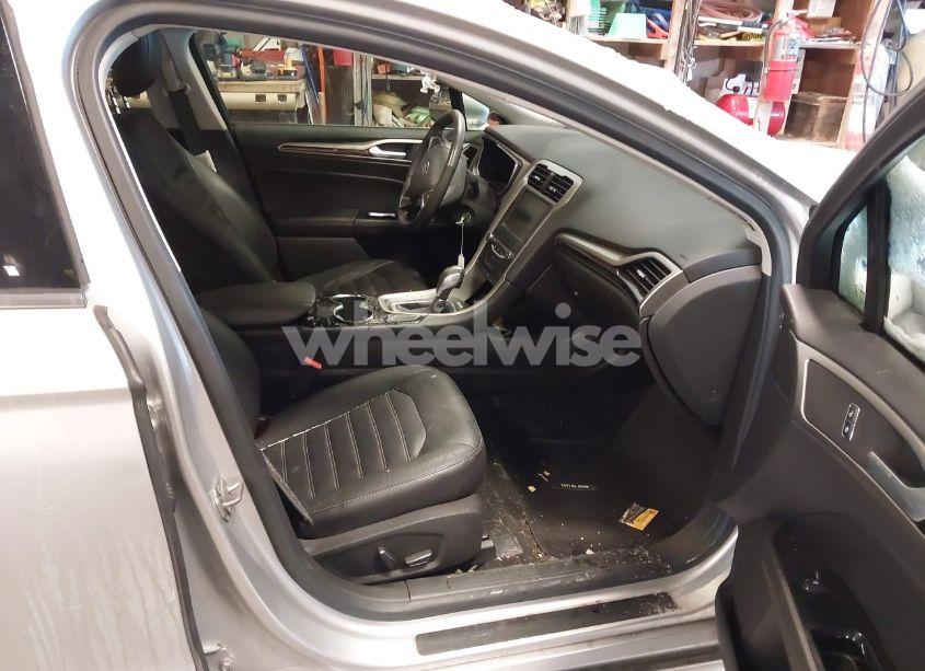 Photo 5 of 2014 Ford Fusion SE (VIN 3FA6P0HD2ER297203)