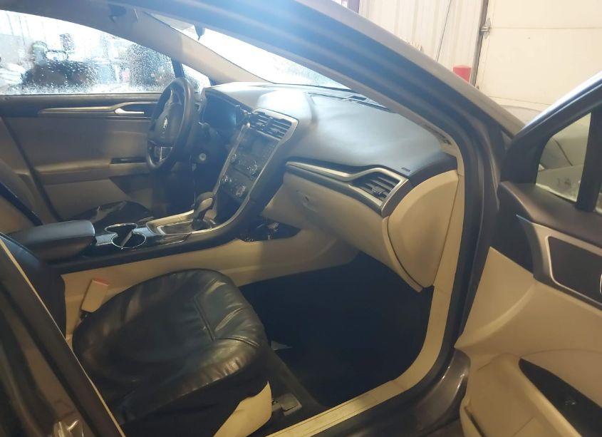 Photo 5 of 2014 Ford Fusion SE (VIN 3FA6P0HD2ER339790)