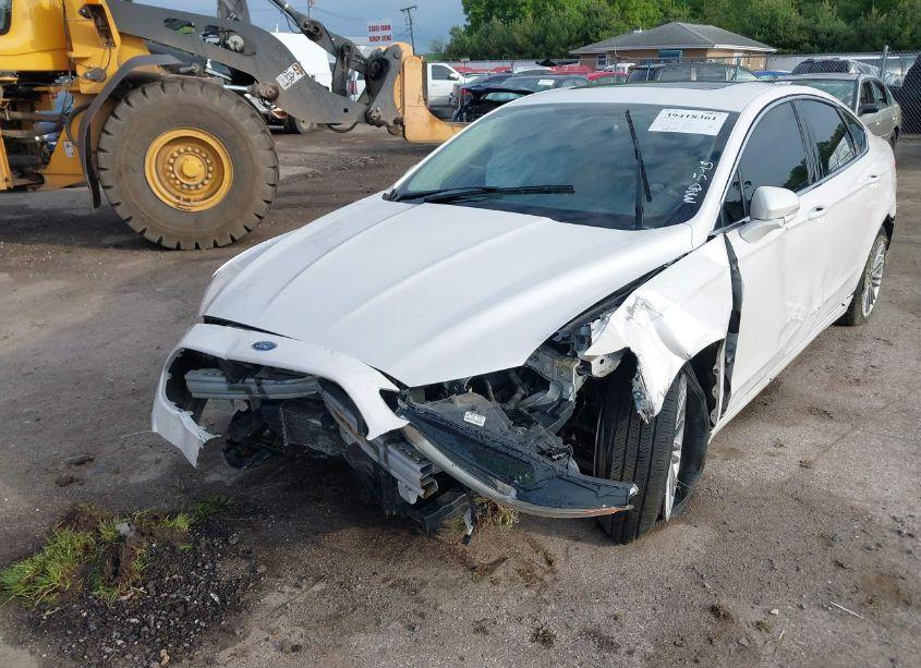 Photo 2 of 2014 Ford Fusion SE (VIN 3FA6P0HD2ER387886)