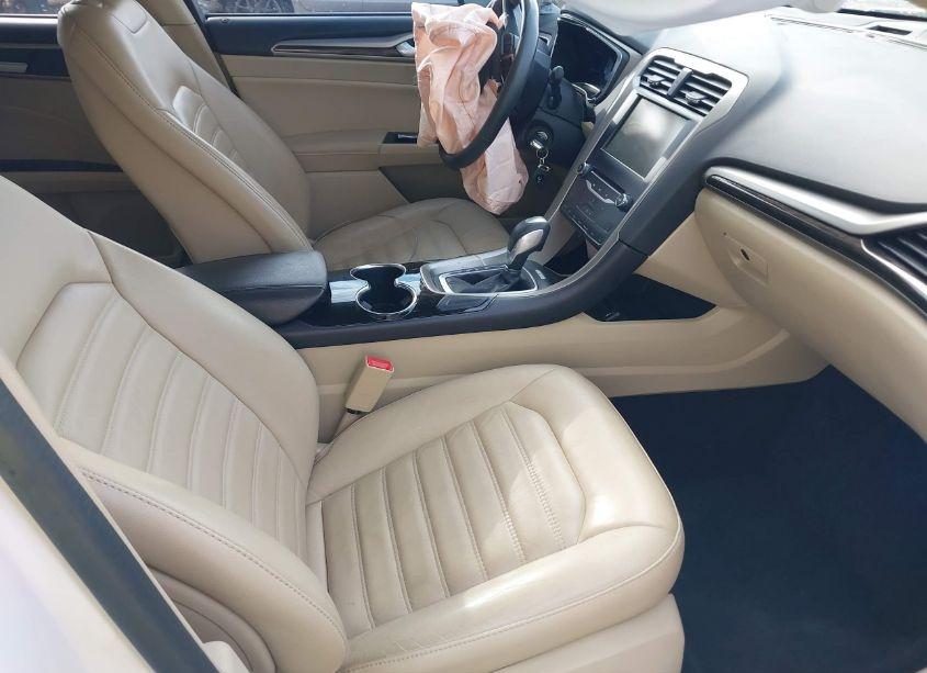 Photo 5 of 2014 Ford Fusion SE (VIN 3FA6P0HD2ER387886)