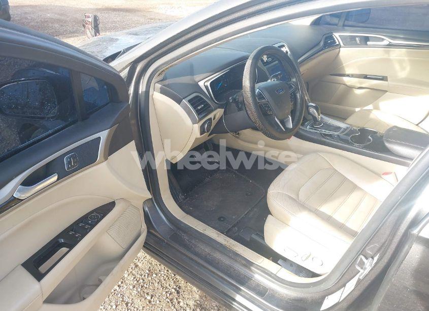 Photo 15 of 2015 Ford Fusion SE (VIN 3FA6P0HD2FR175815)