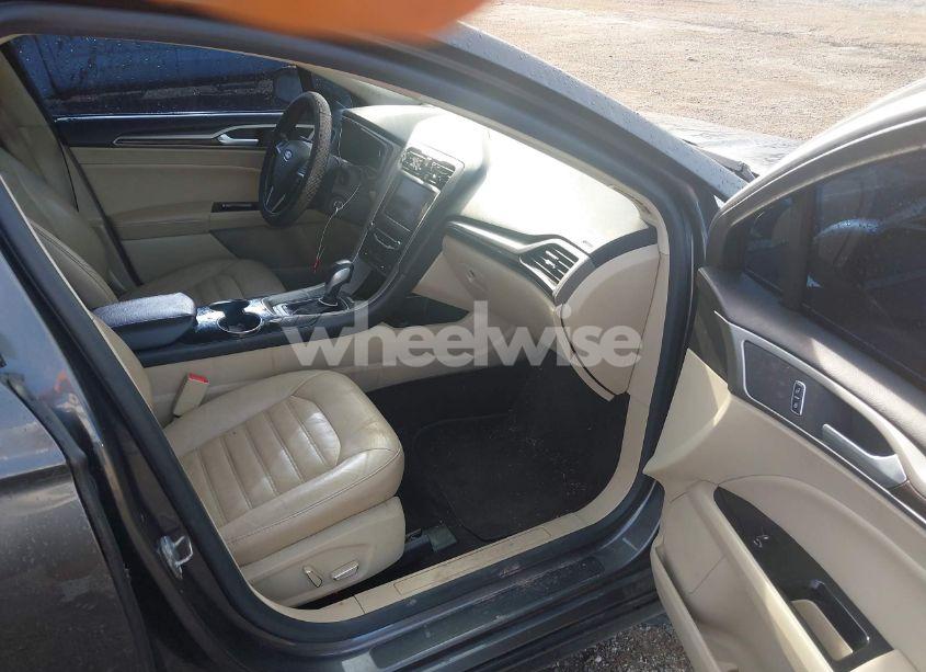 Photo 5 of 2015 Ford Fusion SE (VIN 3FA6P0HD2FR175815)