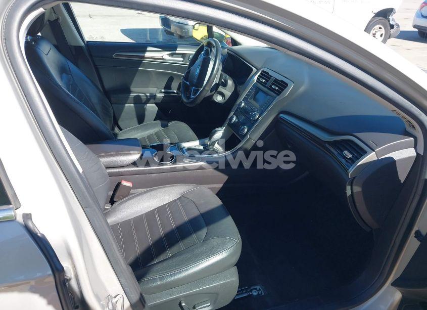 Photo 5 of 2015 Ford Fusion SE (VIN 3FA6P0HD2FR184644)