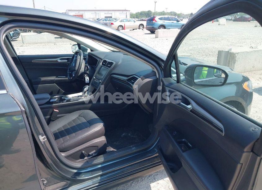 Photo 5 of 2015 Ford Fusion SE (VIN 3FA6P0HD2FR204844)