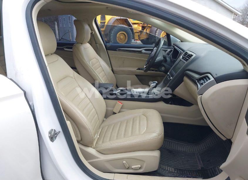 Photo 5 of 2015 Ford Fusion SE (VIN 3FA6P0HD2FR222244)