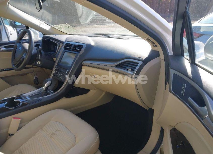 Photo 5 of 2016 Ford Fusion SE (VIN 3FA6P0HD2GR201377)