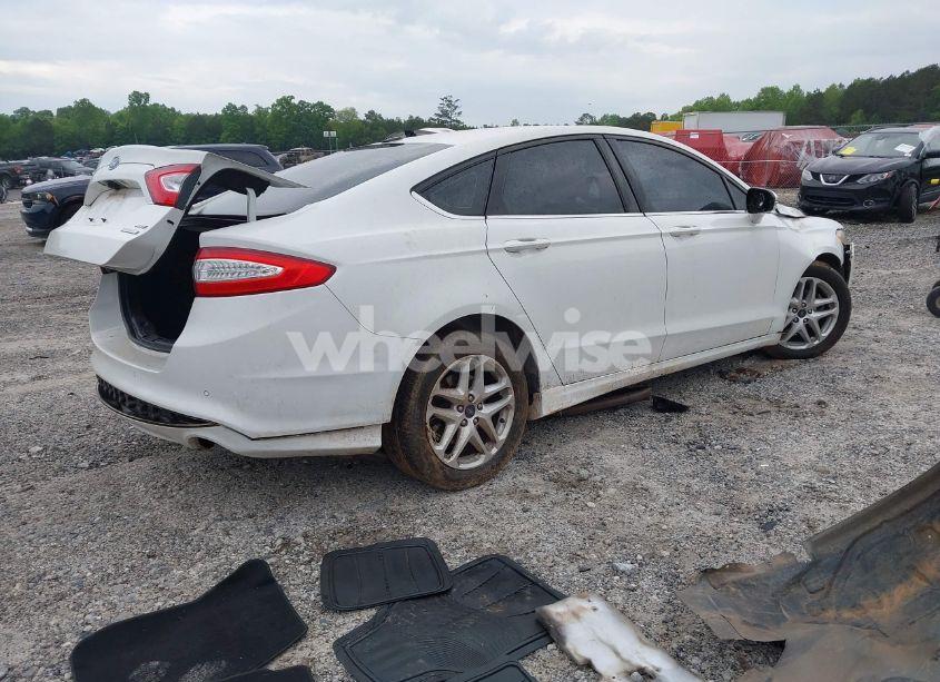 Photo 4 of 2016 Ford Fusion SE (VIN 3FA6P0HD2GR268920)