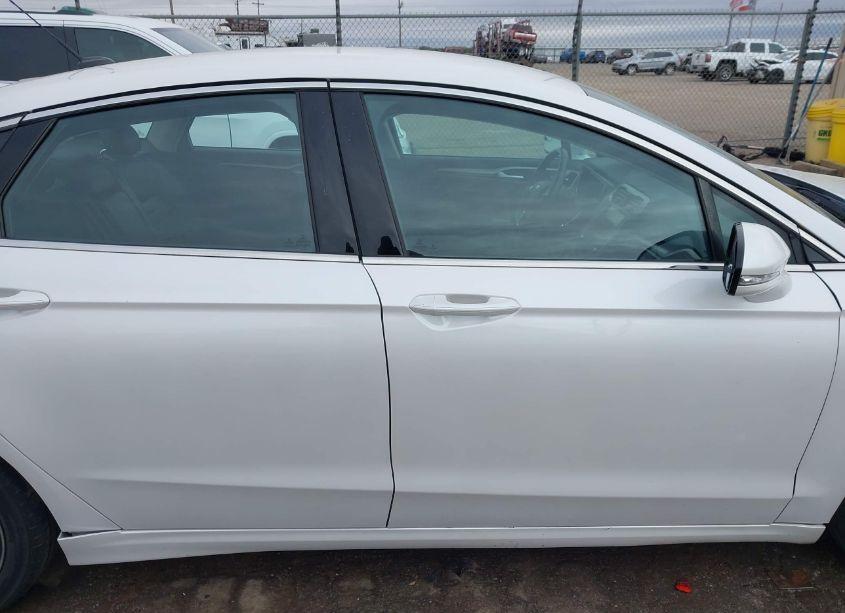 Photo 13 of 2016 Ford Fusion SE (VIN 3FA6P0HD2GR329425)