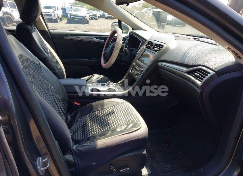 Photo 5 of 2017 Ford Fusion SE (VIN 3FA6P0HD2HR122356)