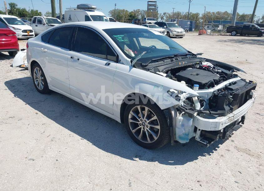 2017 Ford Fusion SE (VIN 3FA6P0HD2HR124429) main photo