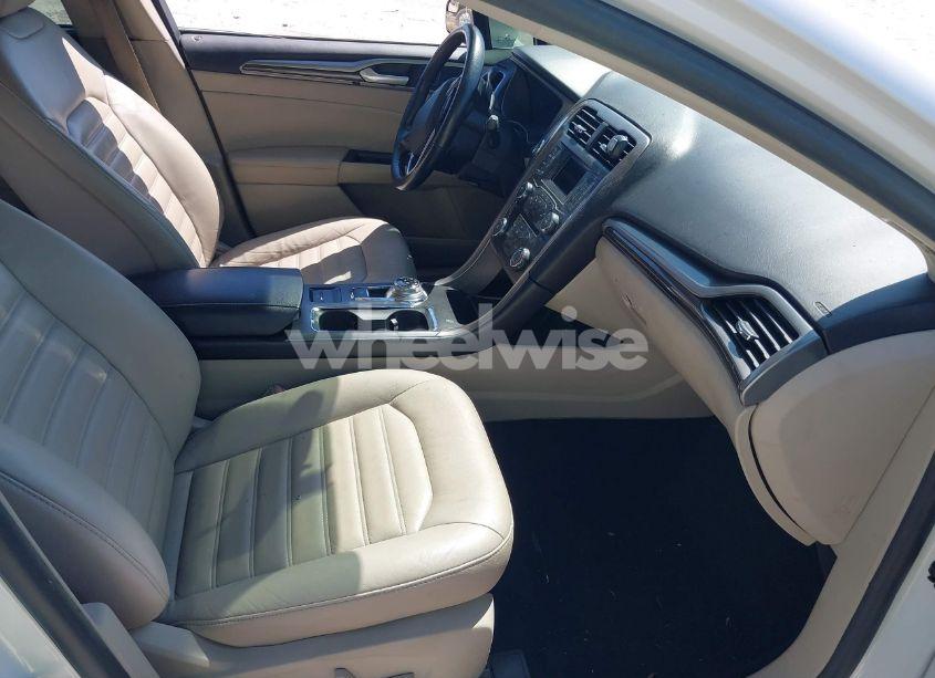 Photo 5 of 2017 Ford Fusion SE (VIN 3FA6P0HD2HR124429)