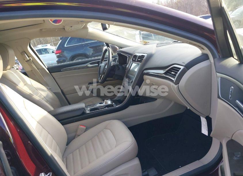 Photo 5 of 2017 Ford Fusion SE (VIN 3FA6P0HD2HR128030)