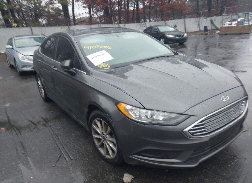 2017 Ford Fusion SE (VIN 3FA6P0HD2HR129095) main photo