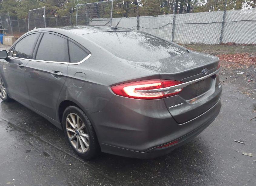 Photo 3 of 2017 Ford Fusion SE (VIN 3FA6P0HD2HR129095)