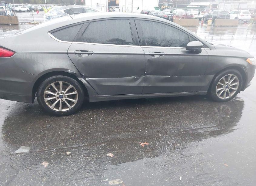 Photo 6 of 2017 Ford Fusion SE (VIN 3FA6P0HD2HR129095)