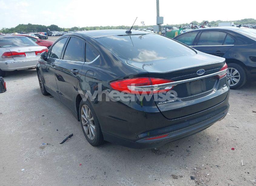 Photo 3 of 2017 Ford Fusion SE (VIN 3FA6P0HD2HR140839)