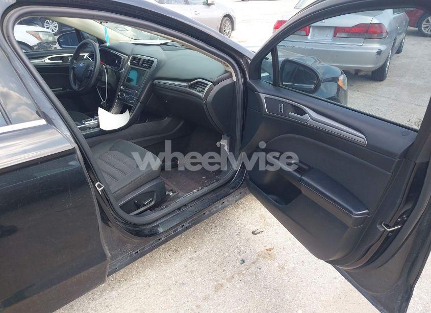 Photo 5 of 2017 Ford Fusion SE (VIN 3FA6P0HD2HR140839)