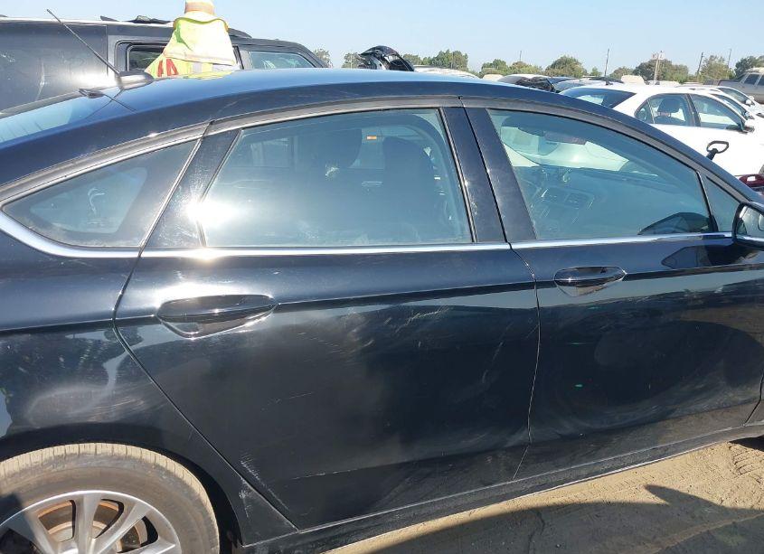 Photo 13 of 2017 Ford Fusion SE (VIN 3FA6P0HD2HR183884)