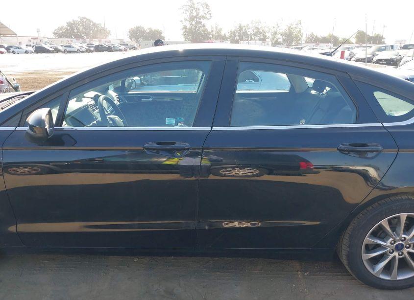 Photo 14 of 2017 Ford Fusion SE (VIN 3FA6P0HD2HR183884)