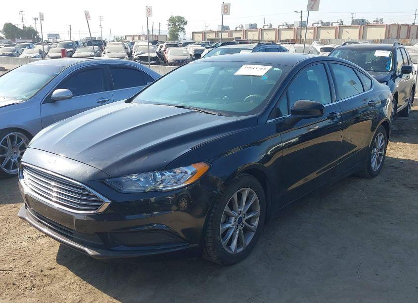 Photo 2 of 2017 Ford Fusion SE (VIN 3FA6P0HD2HR183884)