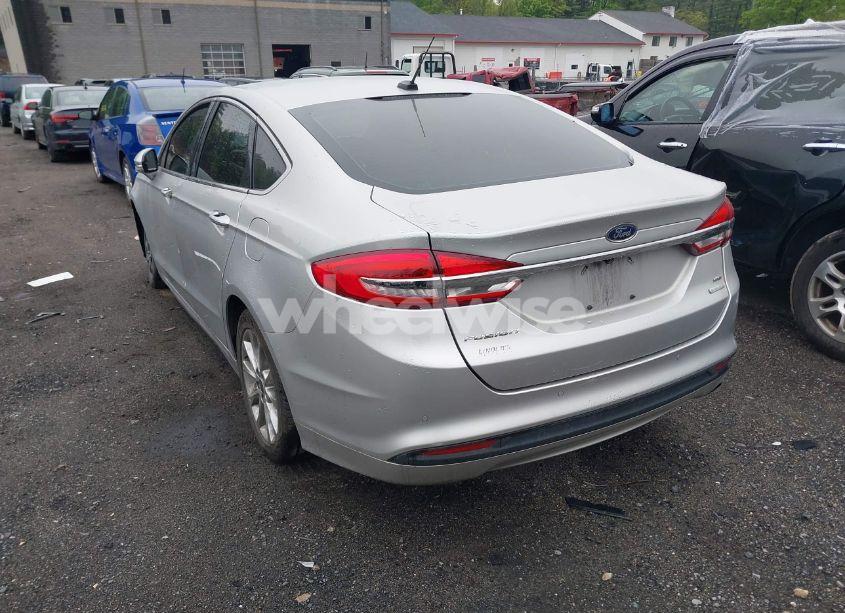 Photo 3 of 2017 Ford Fusion SE (VIN 3FA6P0HD2HR203244)