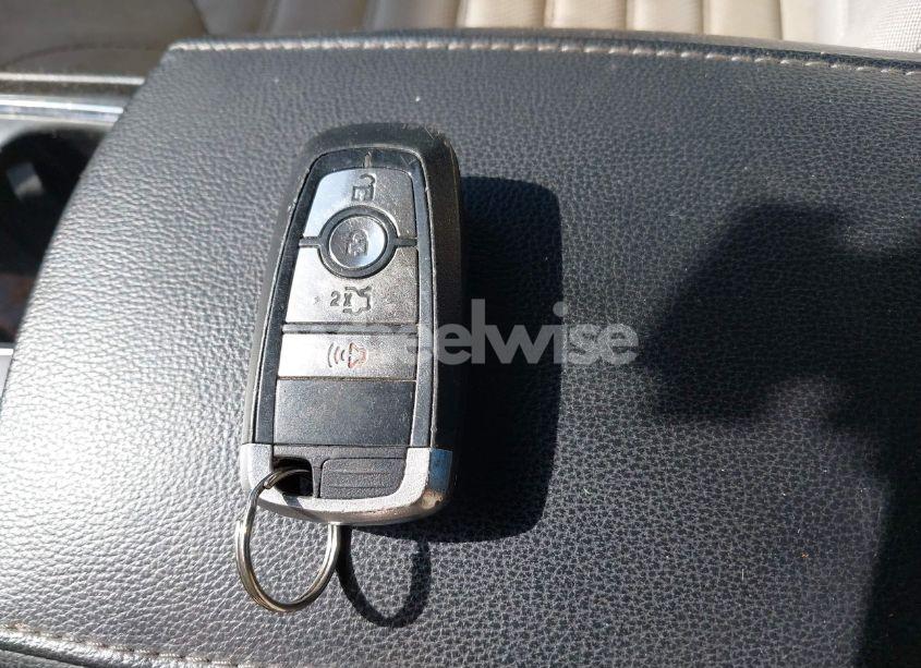 Photo 11 of 2017 Ford Fusion SE (VIN 3FA6P0HD2HR262410)