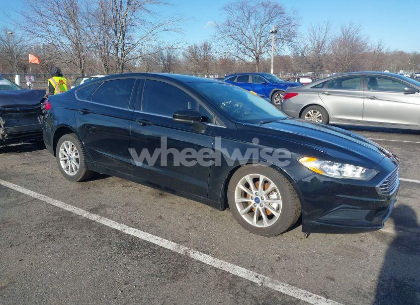 2017 Ford Fusion SE (VIN 3FA6P0HD2HR268868) main photo