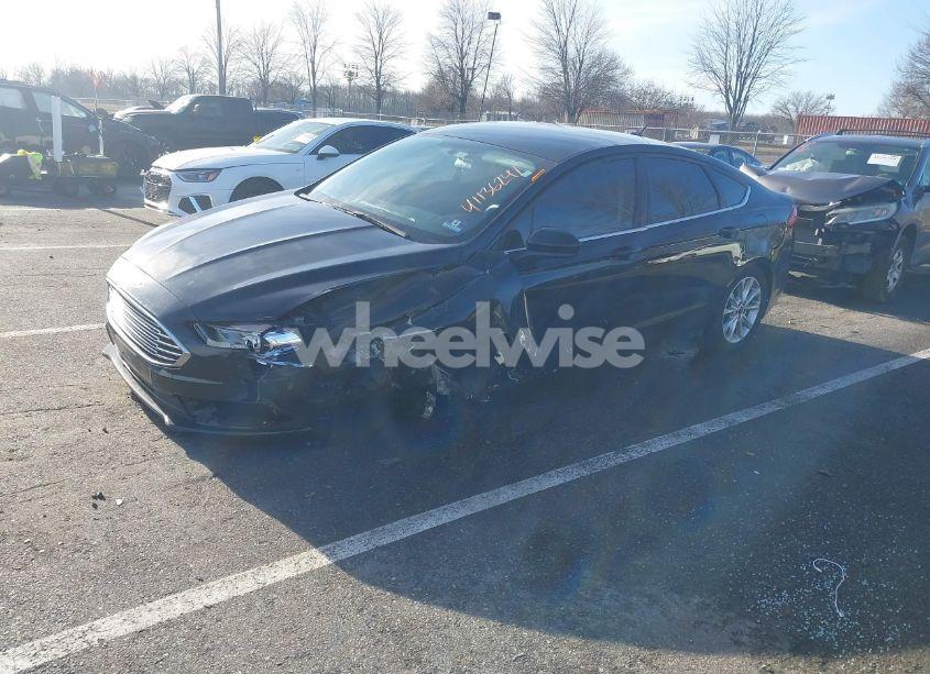 Photo 2 of 2017 Ford Fusion SE (VIN 3FA6P0HD2HR268868)