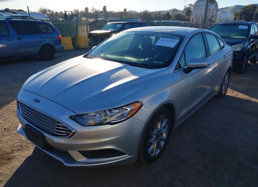 Photo 2 of 2017 Ford Fusion SE (VIN 3FA6P0HD2HR294953)