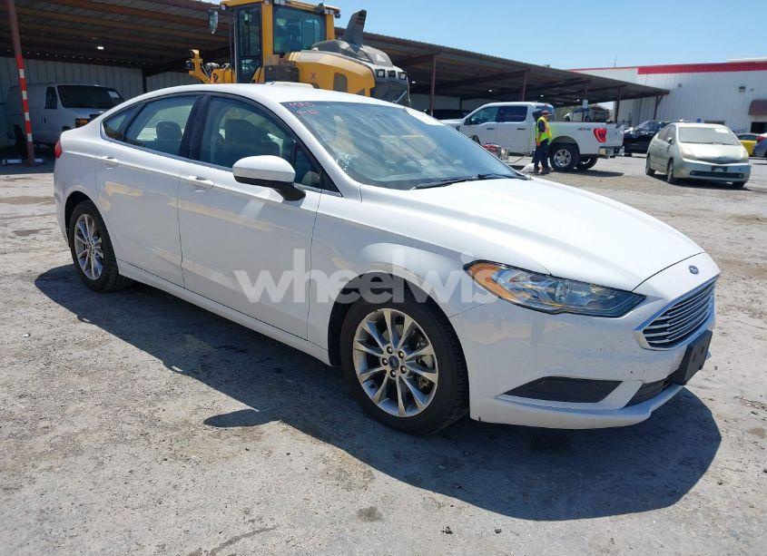 2017 Ford Fusion SE (VIN 3FA6P0HD2HR313811) main photo