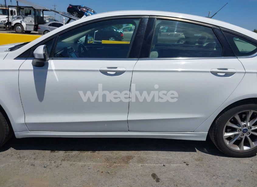 Photo 14 of 2017 Ford Fusion SE (VIN 3FA6P0HD2HR313811)