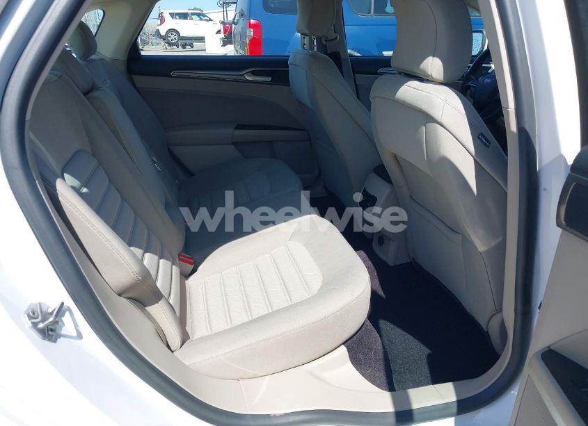 Photo 8 of 2017 Ford Fusion SE (VIN 3FA6P0HD2HR313811)