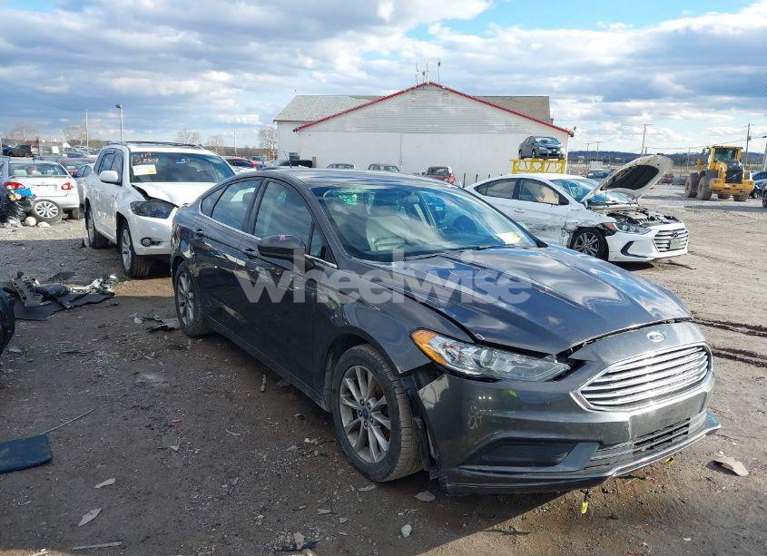 2017 Ford Fusion SE (VIN 3FA6P0HD2HR377072) main photo
