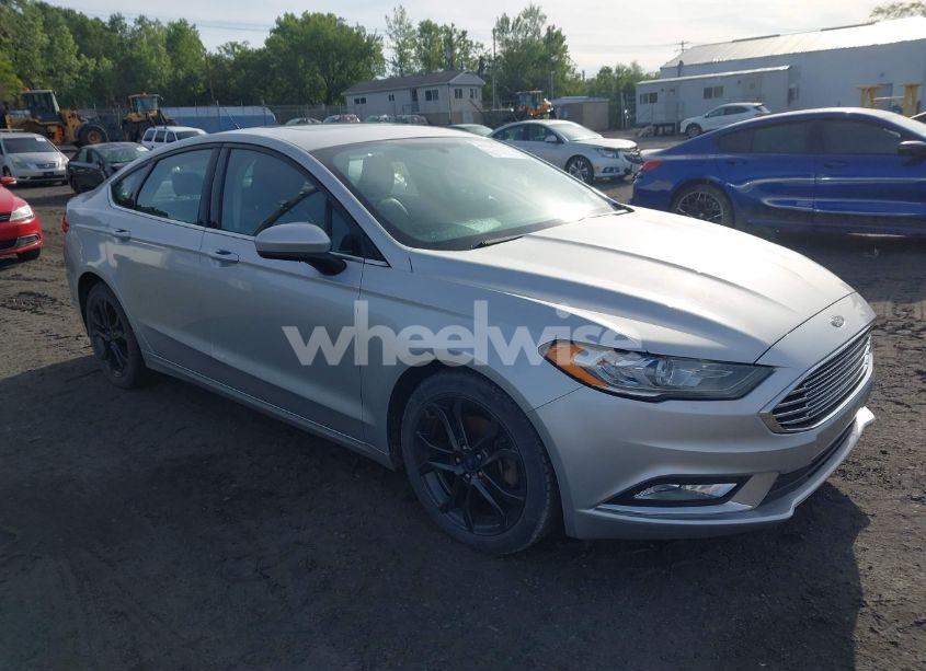 2018 Ford Fusion SE (VIN 3FA6P0HD2JR142743) main photo