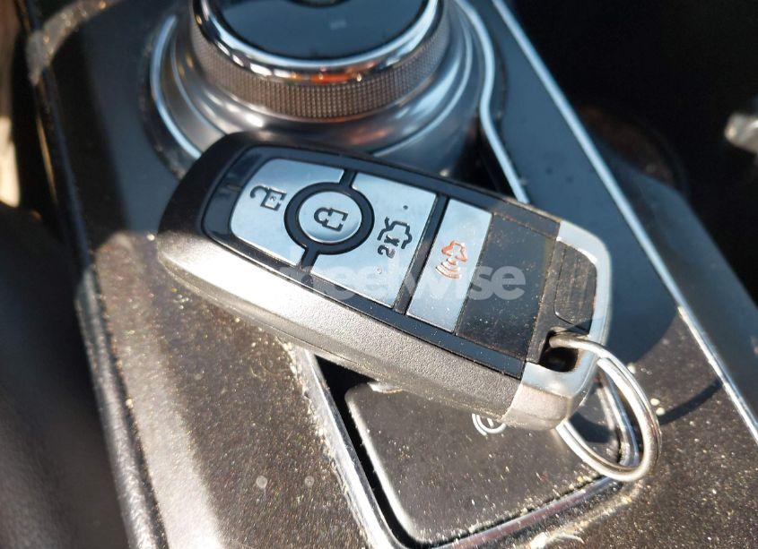 Photo 11 of 2018 Ford Fusion SE (VIN 3FA6P0HD2JR142743)