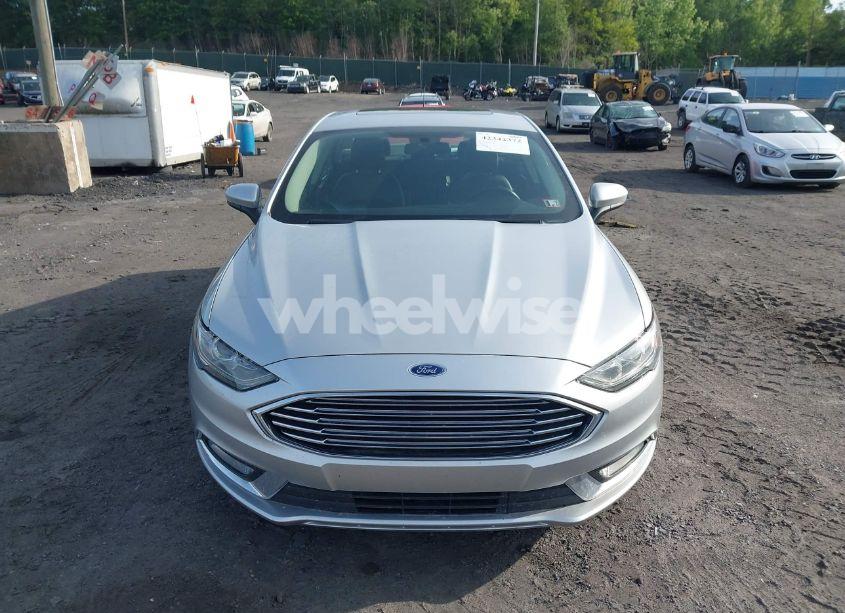 Photo 12 of 2018 Ford Fusion SE (VIN 3FA6P0HD2JR142743)