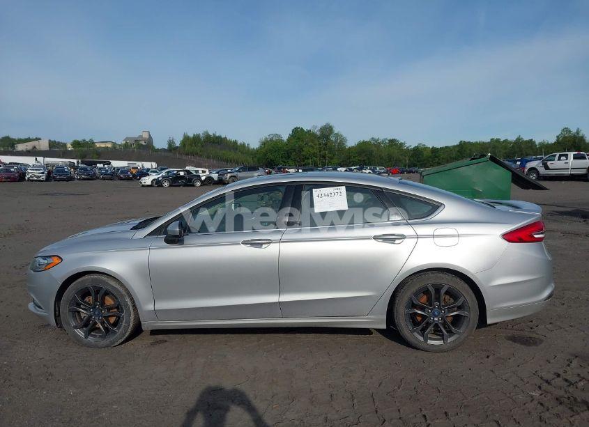 Photo 14 of 2018 Ford Fusion SE (VIN 3FA6P0HD2JR142743)