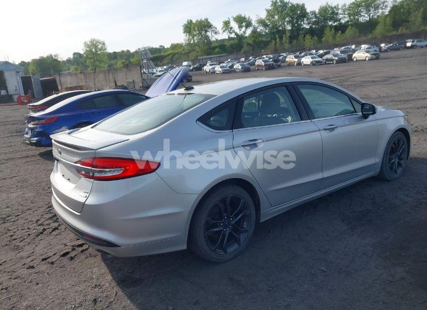 Photo 4 of 2018 Ford Fusion SE (VIN 3FA6P0HD2JR142743)