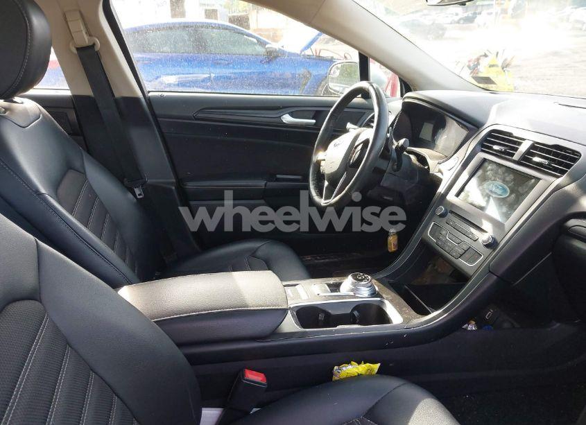 Photo 5 of 2018 Ford Fusion SE (VIN 3FA6P0HD2JR142743)