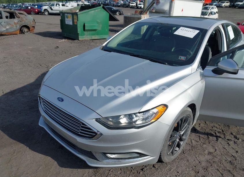 Photo 6 of 2018 Ford Fusion SE (VIN 3FA6P0HD2JR142743)