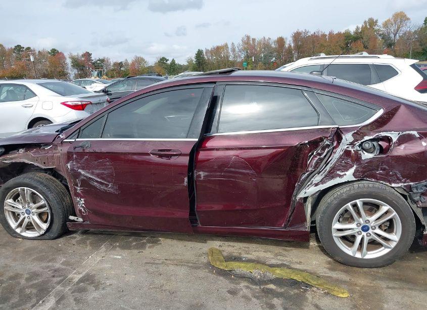 Photo 14 of 2018 Ford Fusion SE (VIN 3FA6P0HD2JR144217)