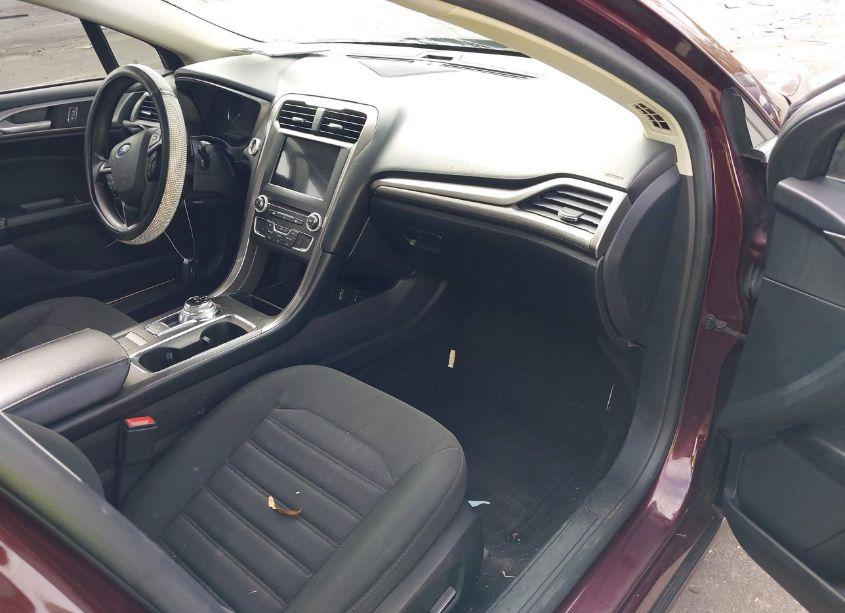 Photo 5 of 2018 Ford Fusion SE (VIN 3FA6P0HD2JR144217)