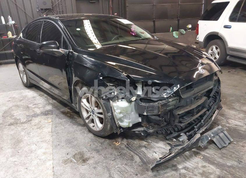 2018 Ford Fusion SE (VIN 3FA6P0HD2JR195393) main photo